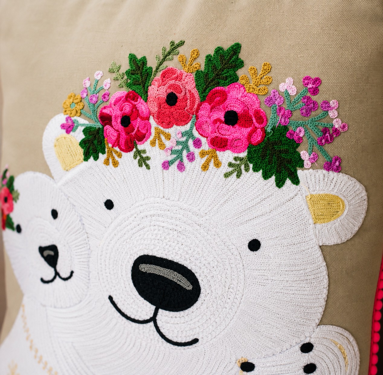 Only Natural Sierkussen Ijsberen met Bloemen - Afbeelding 2