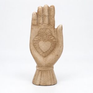 Keramieken hand met hart in beige zandkleur