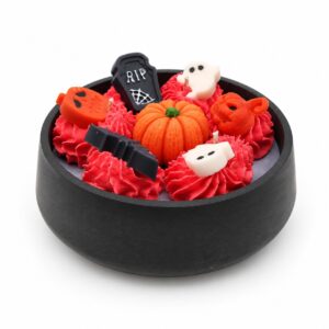 Handgemaakte Halloween kaars van Knus en Kaars in zwarte schaal